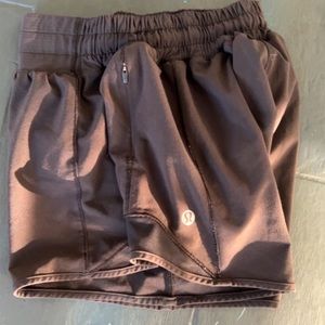 Lululemon hottie hots low rise 4 inch